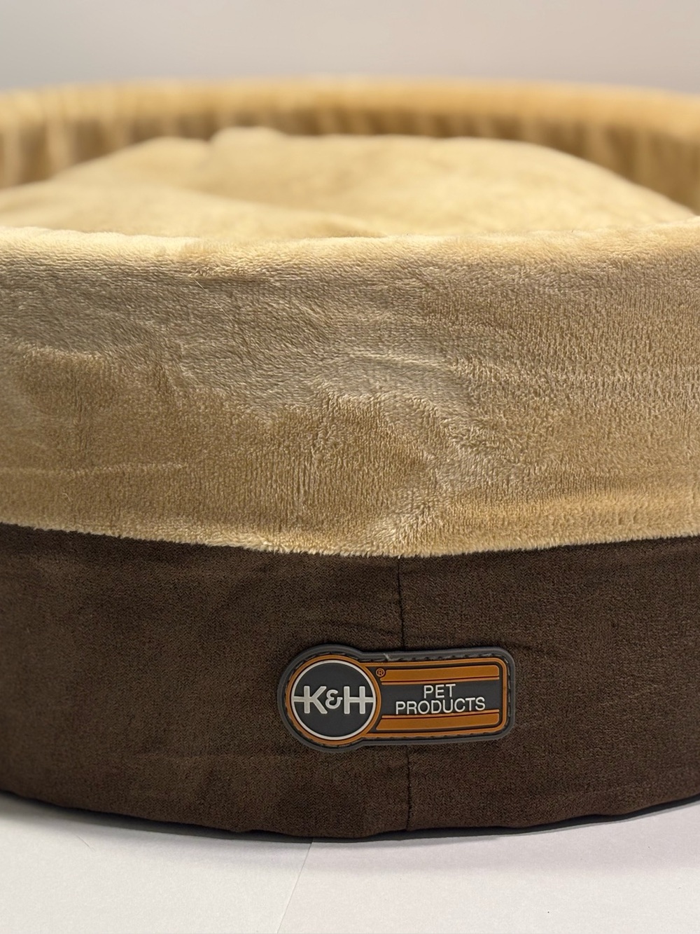K&H Sm Snuggle Cup Round Bomber Pet Bed 15” Pre-owned Washable Mocha/Tan Plush